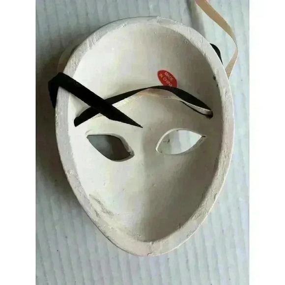 Vintage Ceramic Face Art 4.5" Wall Decor In Original Box - Picture 6 of 8